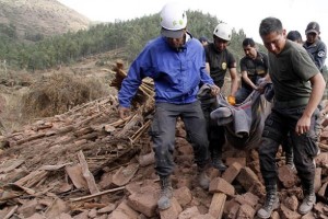 El temblor de 5.1 grados causó graves destrozos en una zona cercana al Cuzco. Foto EFE