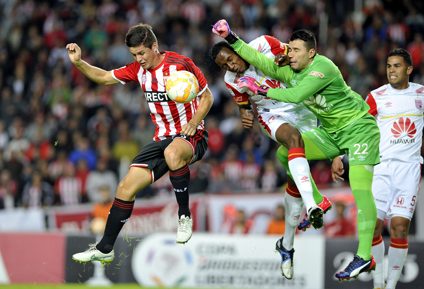 1-PESE-A-DERROTA-Santa-Fe-estudiantes