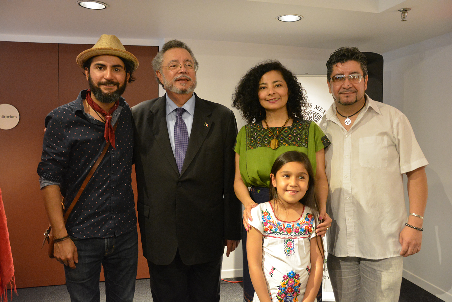 Kahlo, fotos y vestidos mexicanos