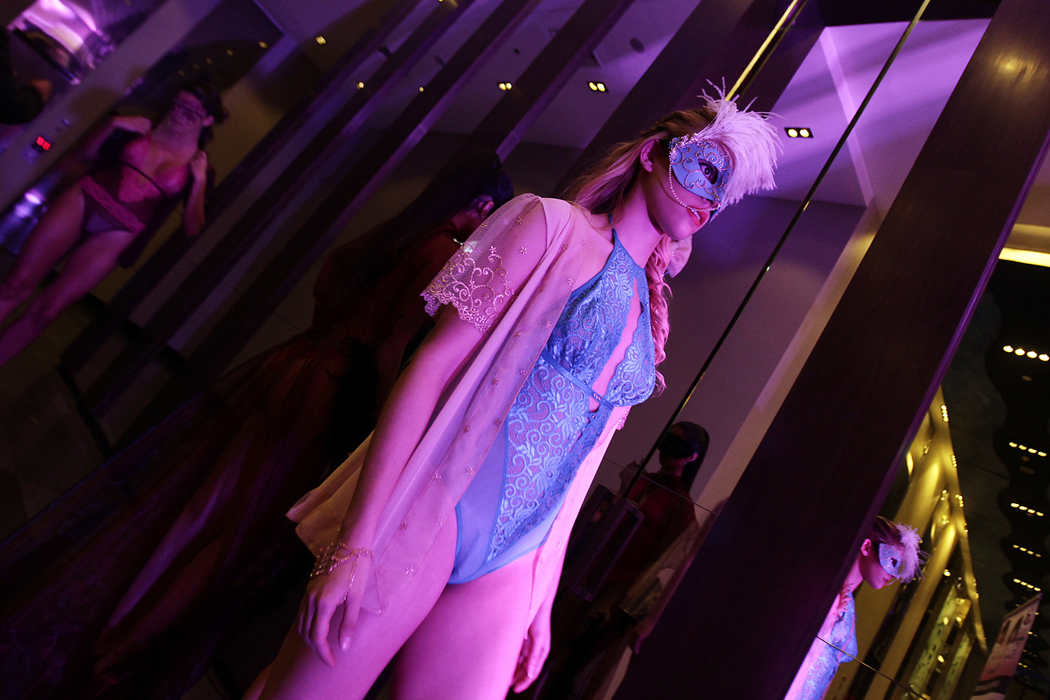 Desfile de lencería fina en la Expo Sexualidad