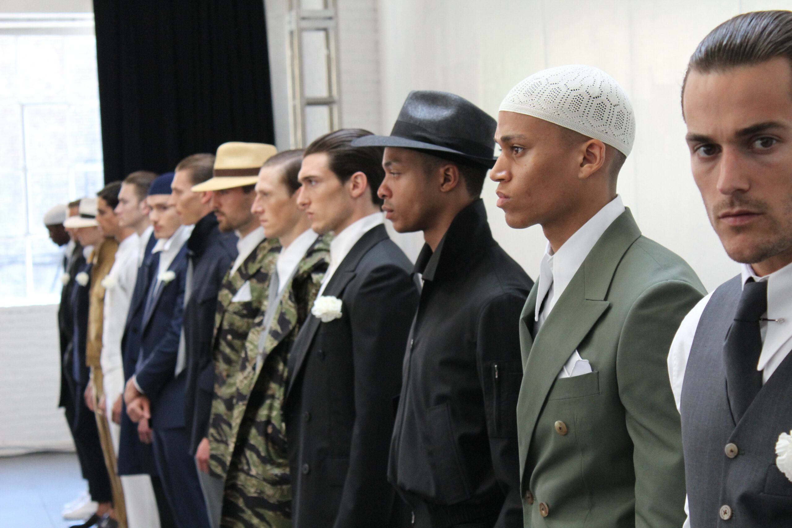 LOS HOMBRE DAN UN PASO AL FRENTE EN LA SEMANA DE LA MODA DE NUEVA YORK