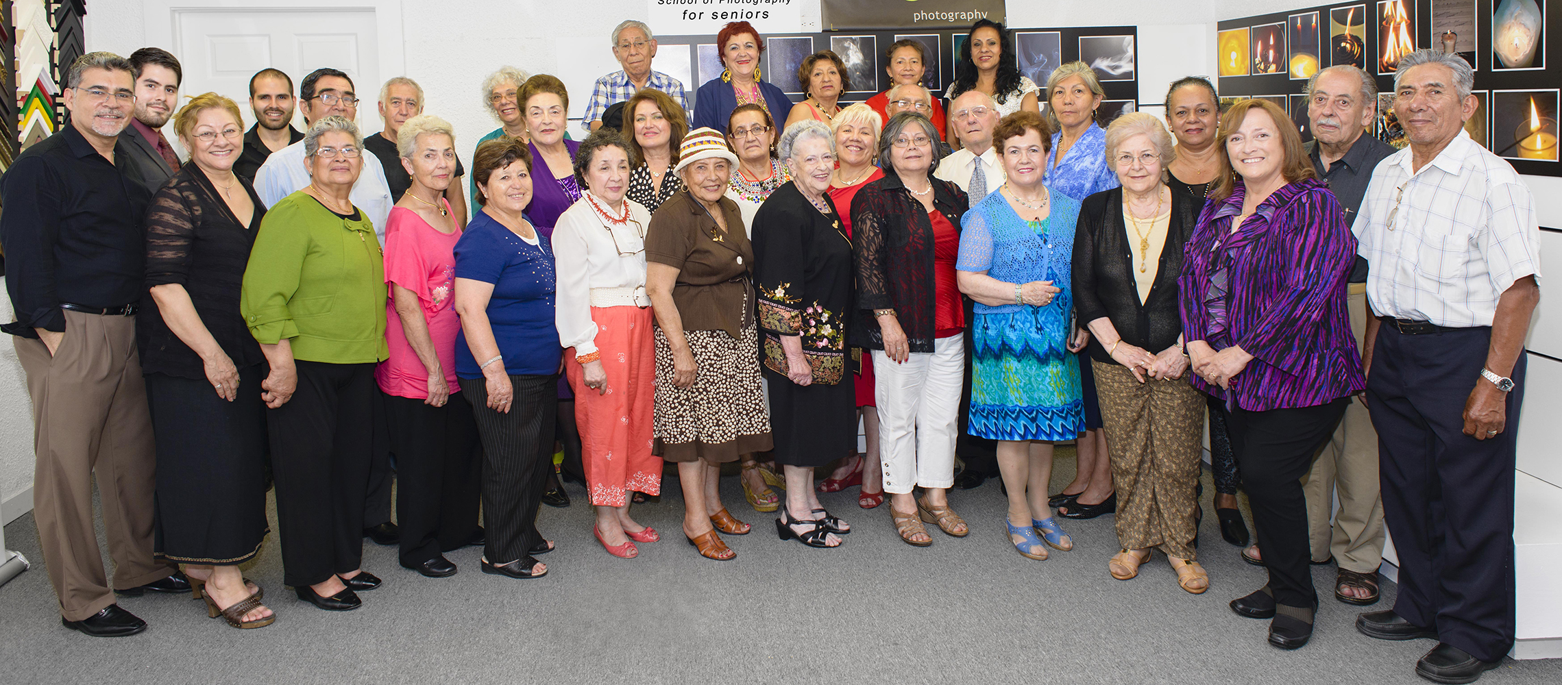 SINGULAR PROYECTO COMUNTIARIO Colectivo 65 muestra creatividad de nuestros adultos mayores