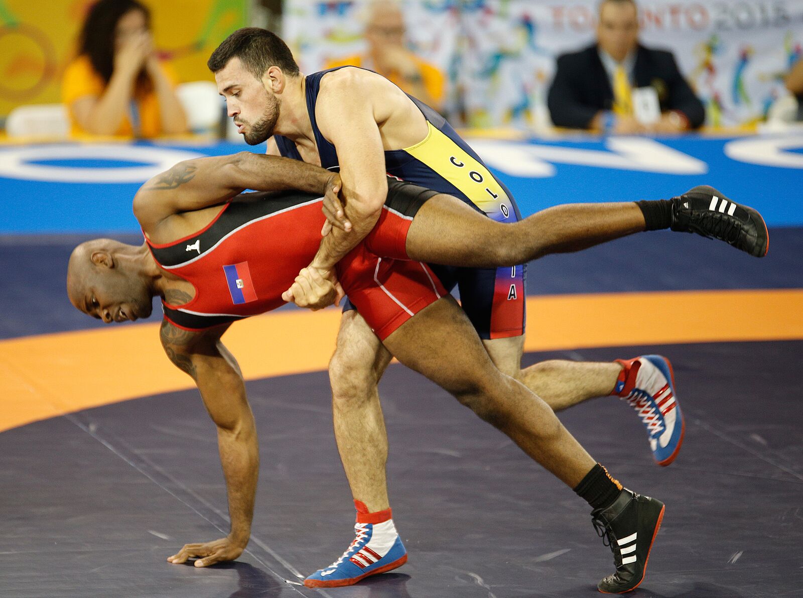 Luchadores en acción