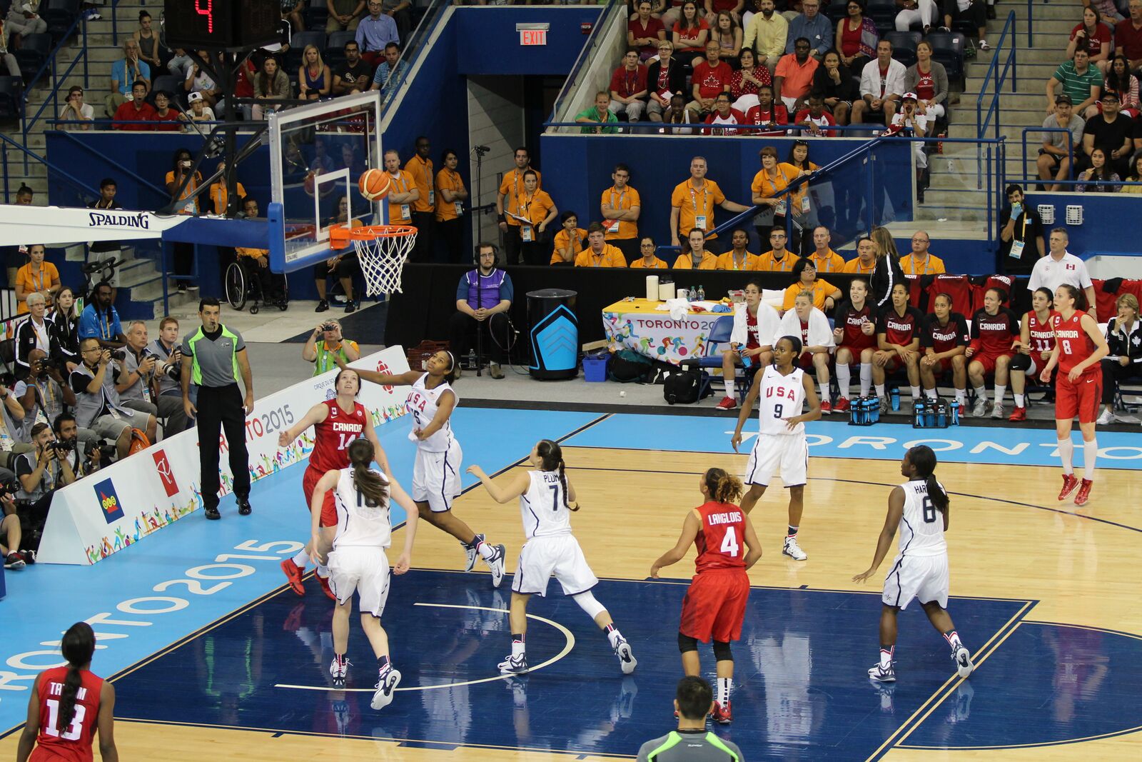 Oro para Canadá en basquetball femenino