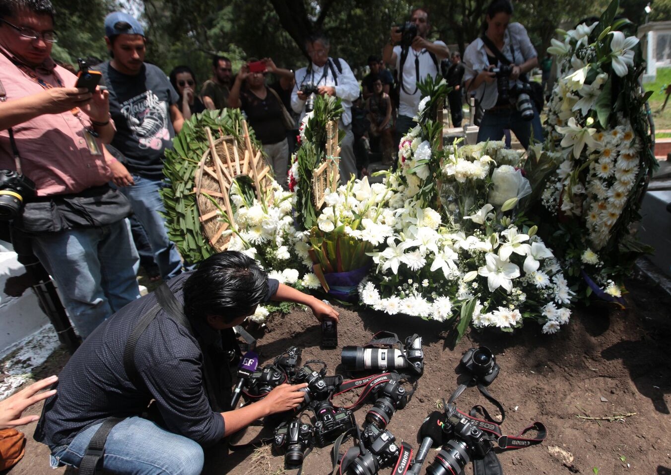 En México, detenido admite implicación en muerte de fotógrafo y 4 mujeres
