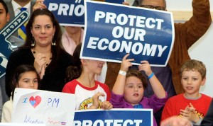 4-Los niños apoyando a Harper no los trabajadores de Canada Post