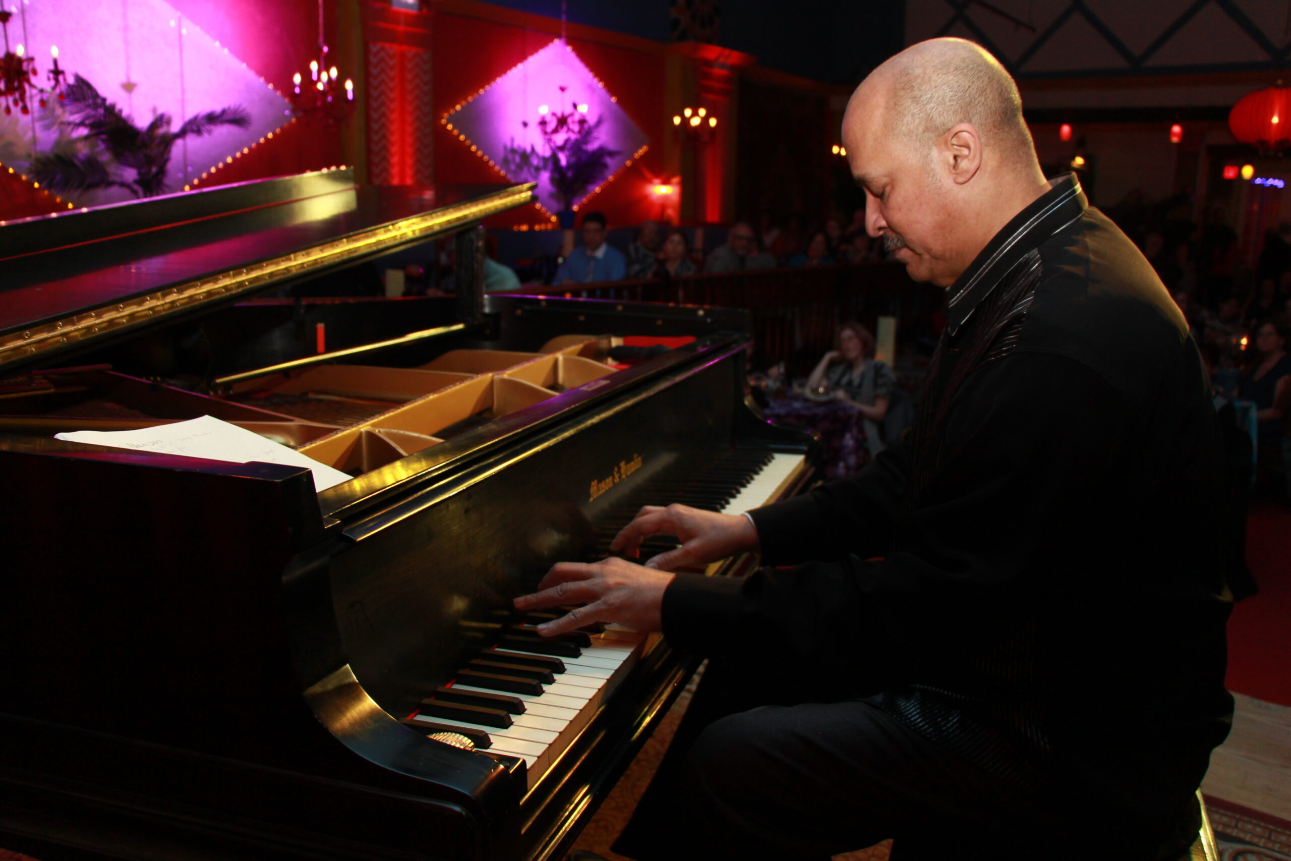 LOS DOS HILARIO DURAN: Perfilde un músico latino en Toronto