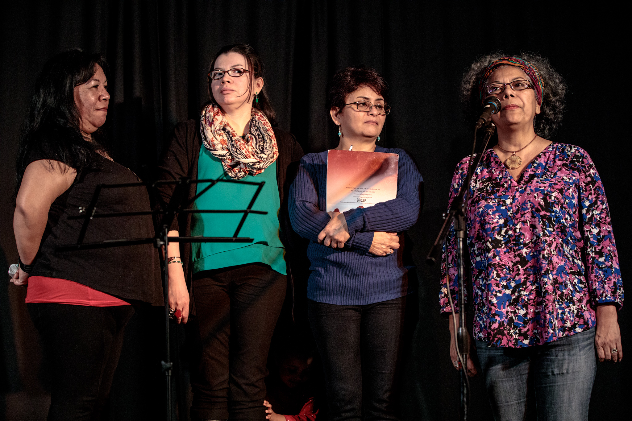 CULTURA: Plumas femeninaslatino-canadienses en Poesía en Color