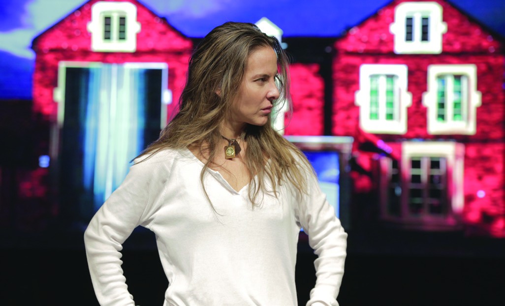 Kate del Castillo se ríe de sí misma en el cabaret “I’m OKate!”