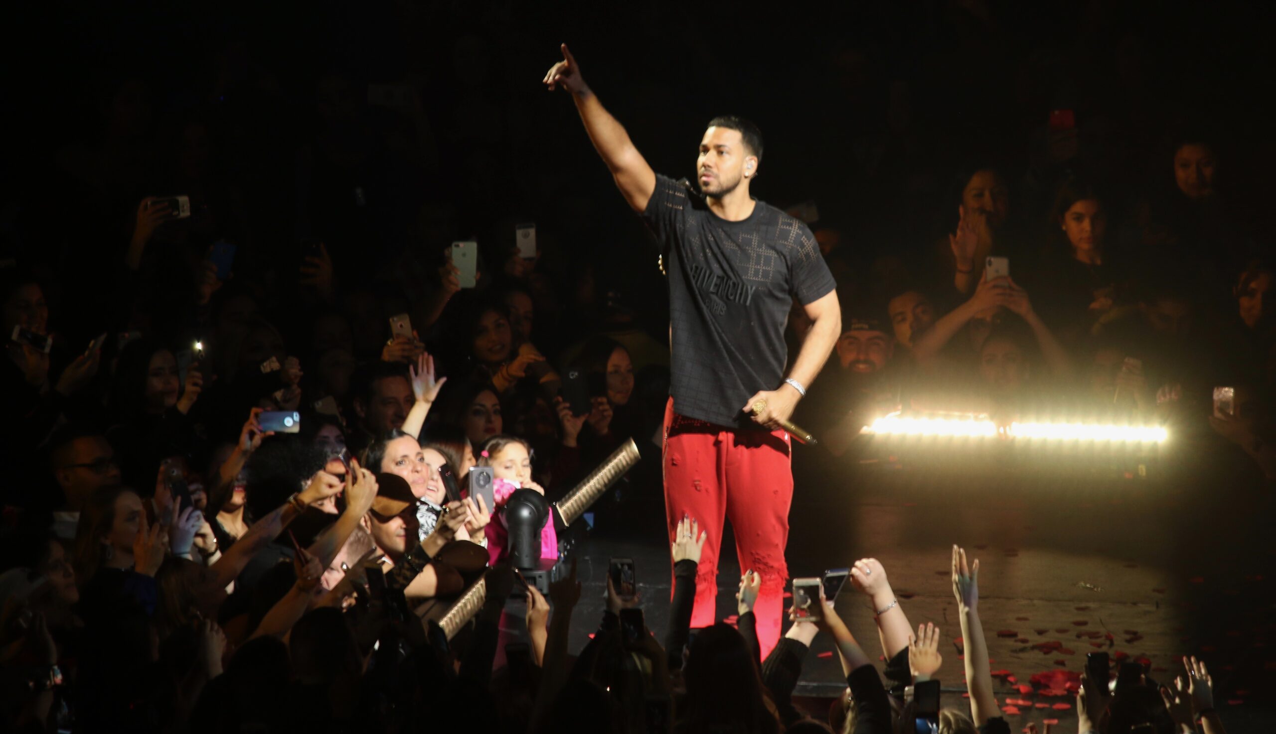 ROMEO SANTOS Y SU GOLDEN TOUR | EL Rey dela Bachata detiene corazones otra vez en Toronto