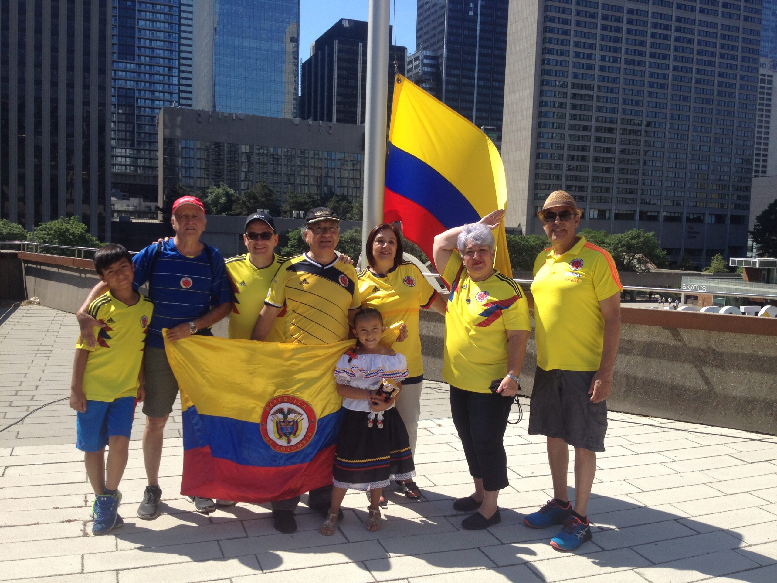 EN TORONTO| Masiva asistencia de los colombianos a la celebración del día de la independencia en el City Hall