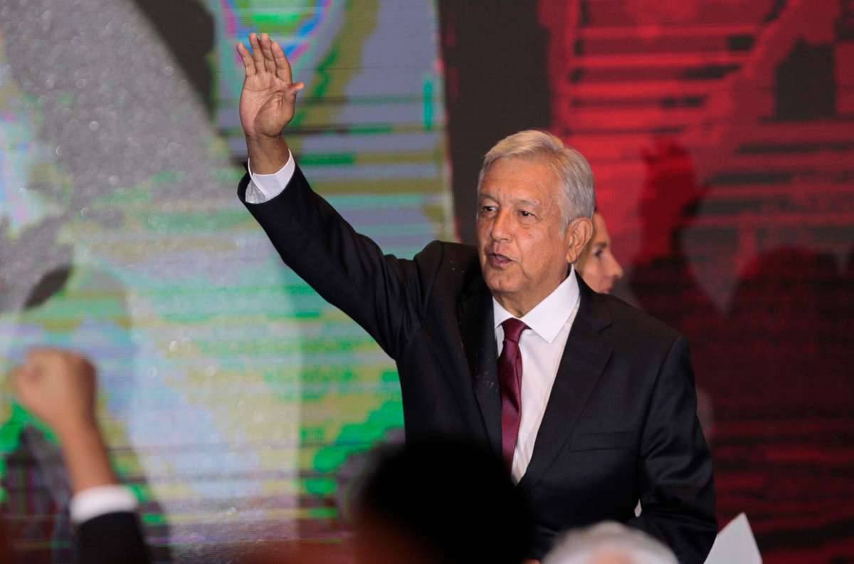 PARA CUMPLIR PROMESAS DE CAMPAÑA| López Obrador renuncia a la seguridad y al avión presidencial