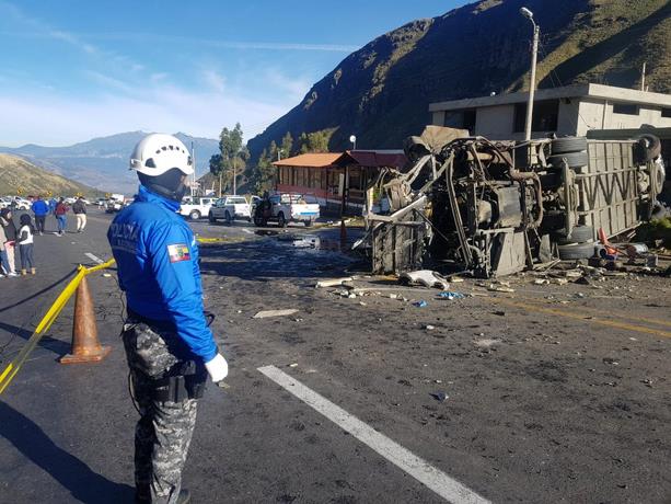EN TOTAL, 23 MUERTOS| Venezolanos, colombianos y ecuatorianos, los fallecidos en brutal accidente en Ecuador