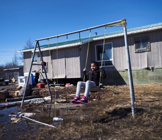 La pobreza joven como predictora de baja asistencia a las urnas