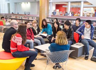 ¿Te has fijado en cómo leen los jóvenes?