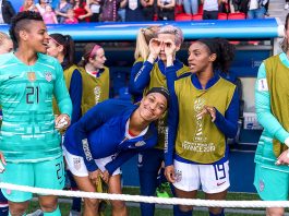 Fútbol y protestas con nombres de mujer