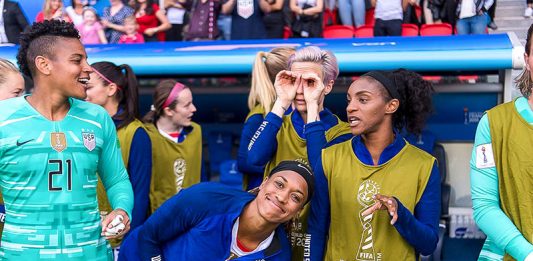 Fútbol y protestas con nombres de mujer