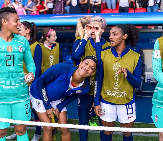 Fútbol y protestas con nombres de mujer
