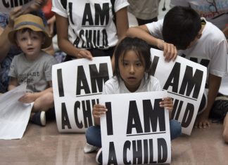 Separar a un niño de sus padres puede modificarle el cerebro