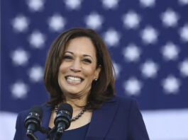 Kamala Harris y su papel como representante del mundo en un país aislado
