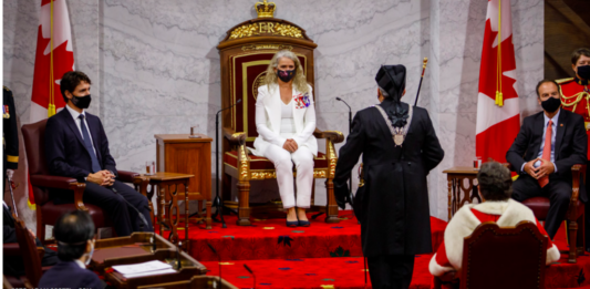 Discurso del Trono: mayor apoyo a salud, más empleos y ayudas de emergencia