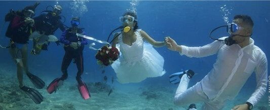 Viral: Boda de cubanos bajo el mar de Varadero Boda bajo el Mar