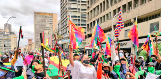 Marchan en Colombia contra la violencia y por la paz