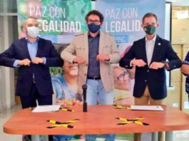 Exguerrilleros y Gobierno de Colombia firman compromiso con la paz