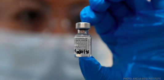 More Canadians willing to roll up their sleeves right away as national COVID-19 vaccine rollout begins