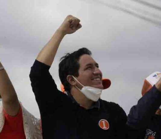 Andrés Arauz asegura puesto en segunda vuelta electoral de Ecuador