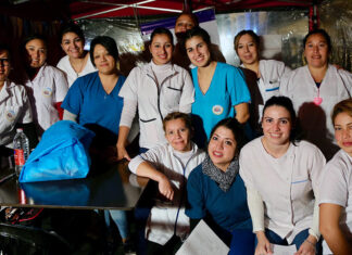 La mujer, elemento vital en la lucha contra la pandemia