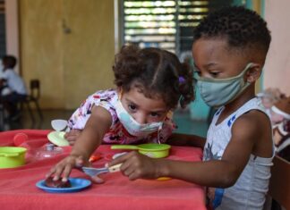 Los jóvenes en el centro de la lucha desigual contra la Covid-19