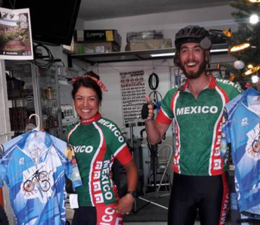 Jacqueline Díaz: viajó en bicicleta de Canadá a México