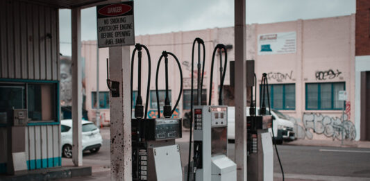 US commercial crude oil reserves ramp up