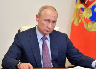 Putin destacó capacidad militar rusa en Día de la Armada