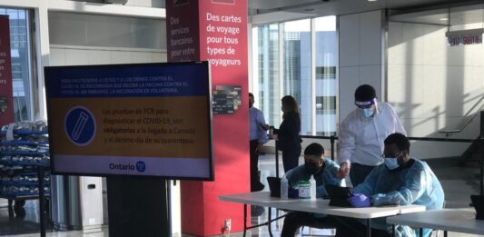 Consulado de México y autoridades de salud impulsan vacunación a jornaleros de Ontario