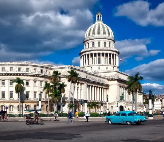 Cuba subjected to hybrid warfare for 60 years, Canadian experts say
