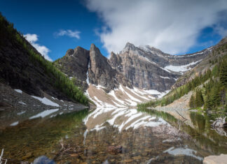 Alertan que el glaciar en las Montañas Rocosas canadienses se está derritiendo
