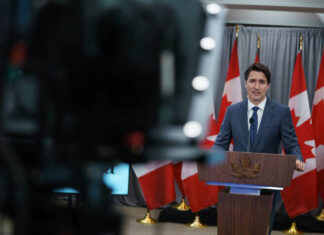 Llueven críticas a Trudeau por viajar en el Día Nacional de la Verdad y la Reconciliación