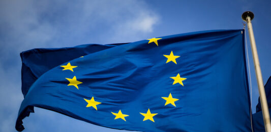 Comisión Europea abre viajes gratuitos para jóvenes