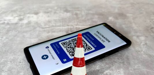 Seguros y cómodos: ya disponibles nuevos certificados de vacunación con código QR en Ontario
