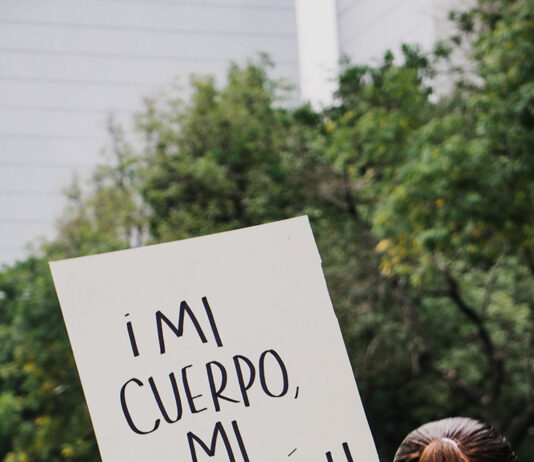 Marea de protestas contra restricción del aborto en EEUU