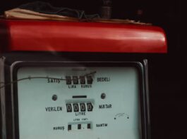 Precios del petróleo retrocedieron ante diversos factores