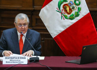 Canciller de Perú niega rotundamente injerencia de México en su país