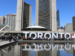 Toronto recibirá el 2022 con espectáculo de fuegos artificiales