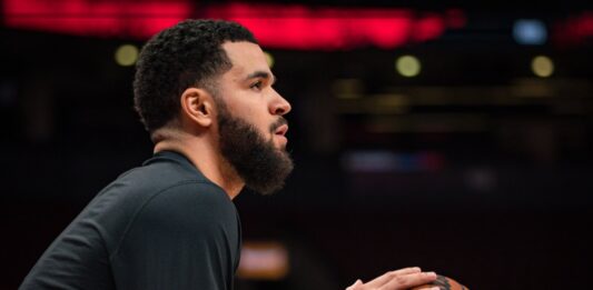 Los Raptors ganan su tercer encuentro consecutivo con su estrella Freed VanVleet