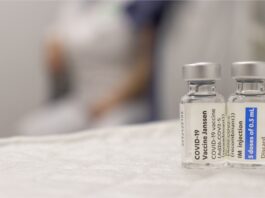Proponen en Quebec gravar a personas sin vacunar