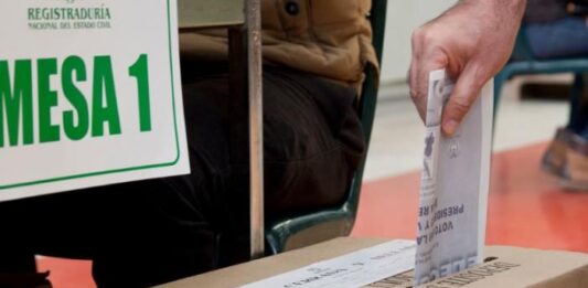 Ejercer el voto para defender la democracia: Darío Esguerra