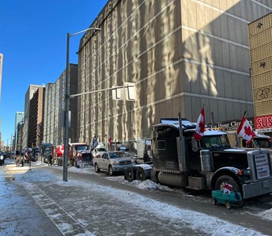 Lejos de terminar protestas en Ottawa, aumentan presión sobre Primer Ministro