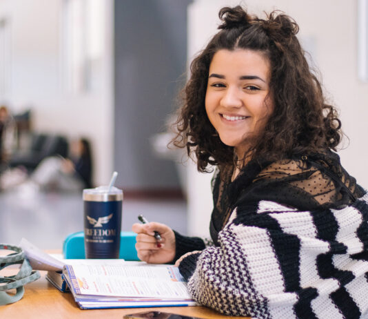 Abierta matrícula para curso de escritura creativa en español de la Universidad de Toronto